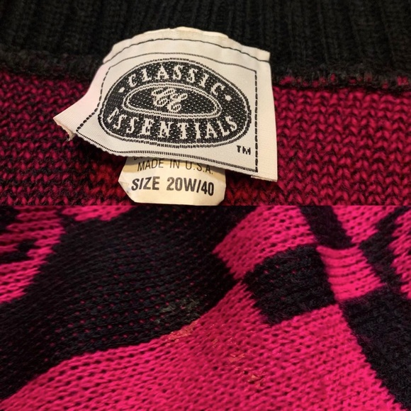 Vintage Classic Essentials Rose Pattern Size 20W/40 Black And Magenta Sweater. - Picture 4 of 4